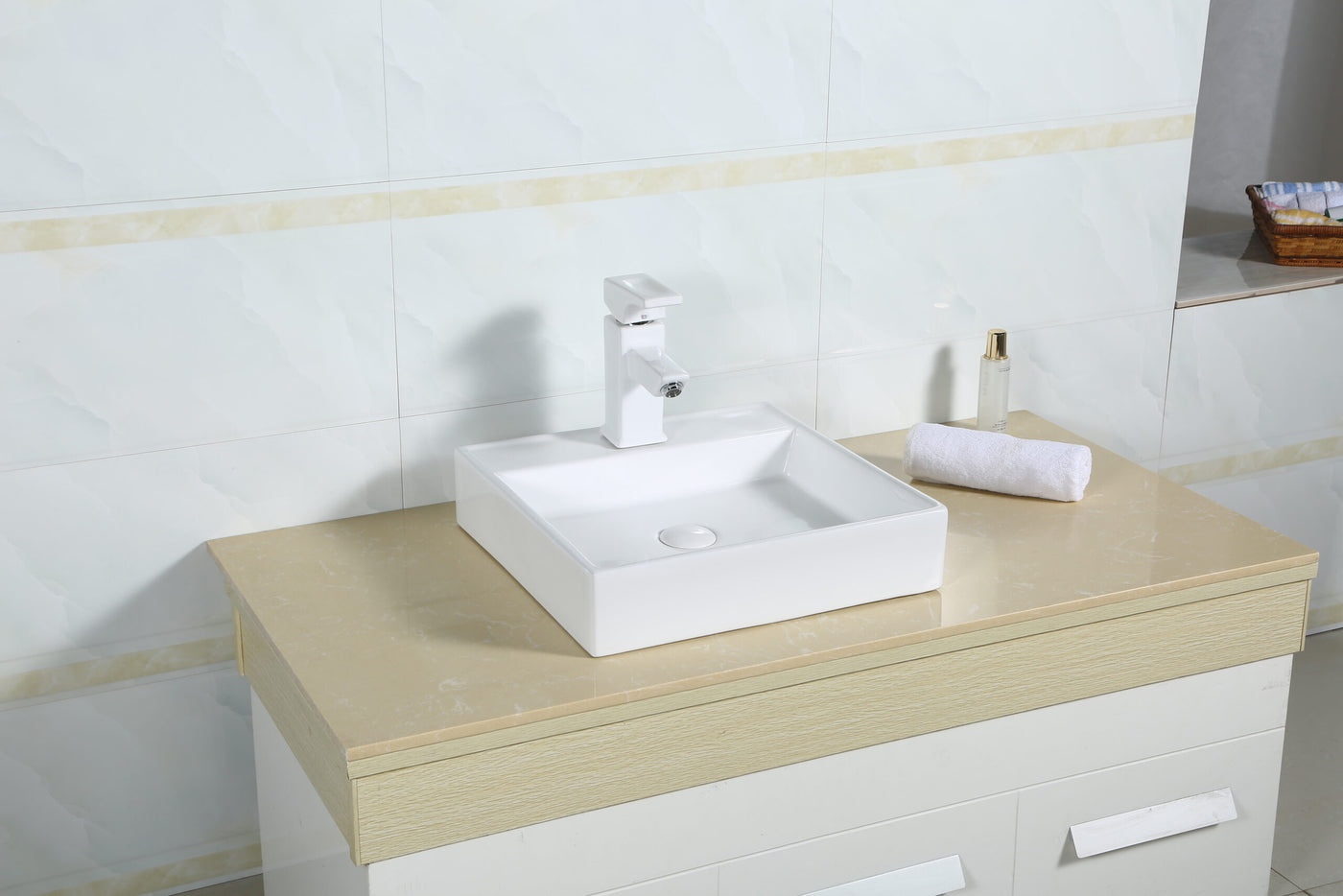 Ceramic Bathroom sink in white