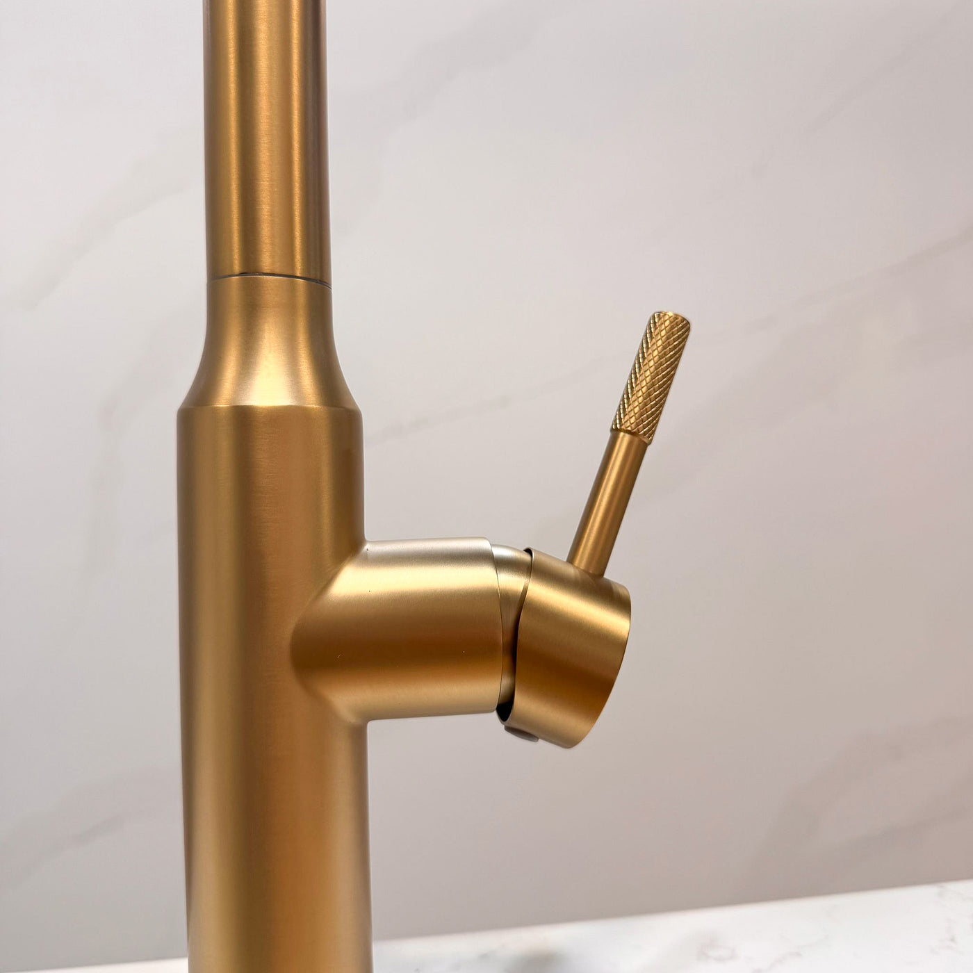 LARA™ Contemporary Style Single-Handle - Matt black - Brushed Nickel - Brushed gold - Kitchen Sink Faucet with Pull-Down Sprayer