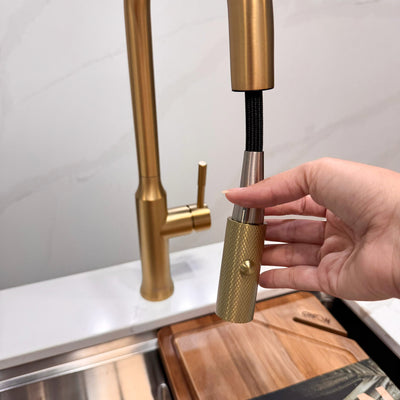 LARA™ Contemporary Style Single-Handle - Matt black - Brushed Nickel - Brushed gold - Kitchen Sink Faucet with Pull-Down Sprayer