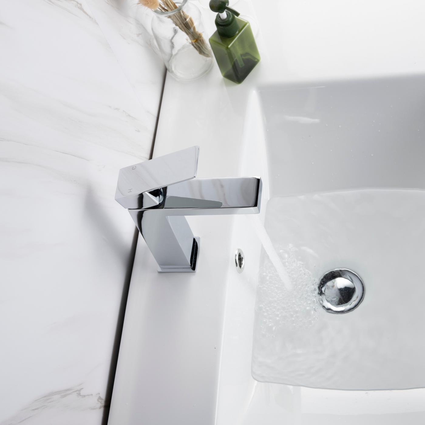 Single-Handle Bathtroom Sink Faucet