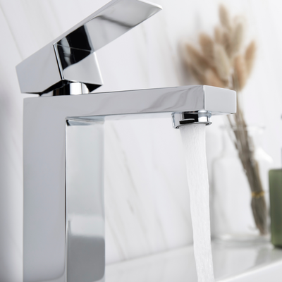 Single-Handle Bathtroom Sink Faucet