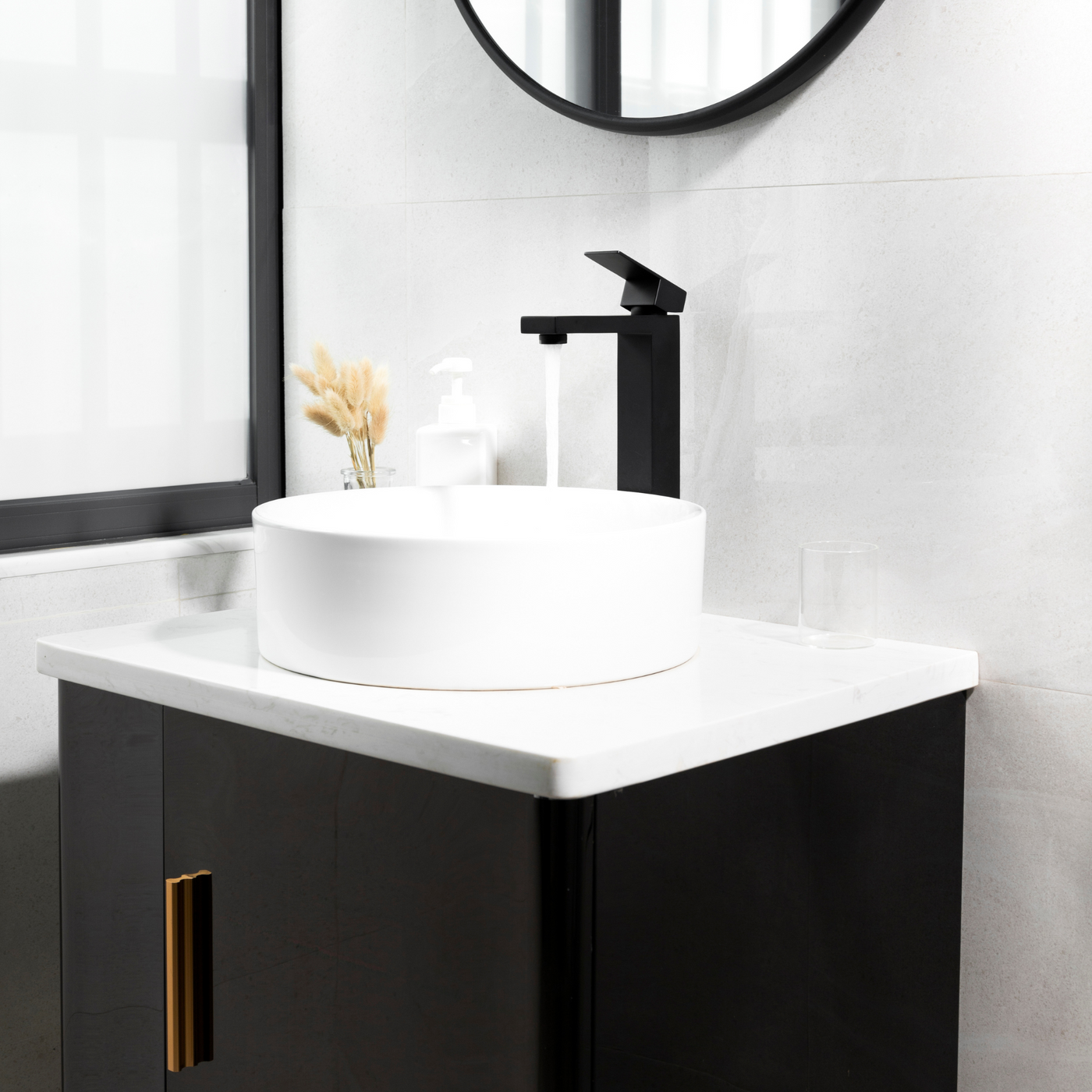 Contemporary Style Single-Handle Bathtroom Sink Faucet