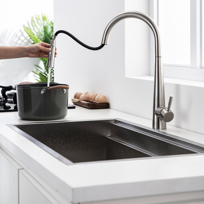 Contemporary Style Sensor Single-Handle Kitchen Sink Faucet with Pull-Down Sprayer